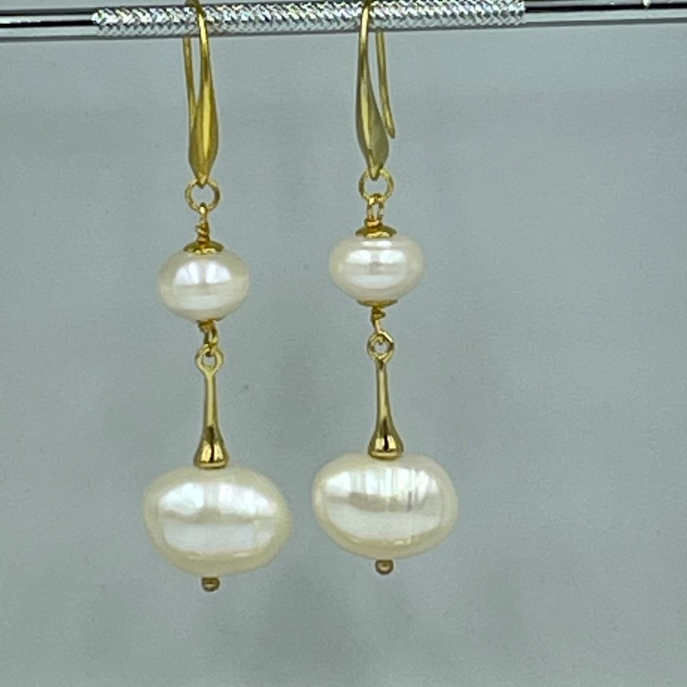 Women’s Real Baroque Freshwater Pearls earrings